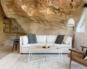 Private Sage Canyon Cliff House with Stunning Views near Mesa Verde - Cortez - Sala de estar