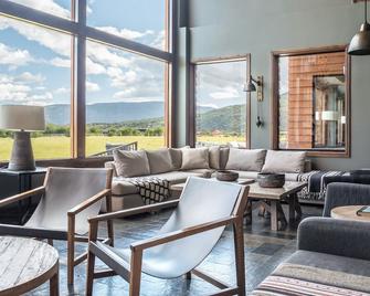 Rio Serrano Hotel + Spa - טורס דל פיינה - טרקלין