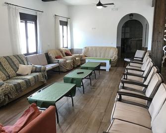 Casa Rural El Batán Casa rural 37 personas - El Real de San Vicente - Lounge