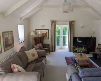 Willow Mill & Little Barn - Idyllic mill house and barn near Port Isaac - Bodmin - Living room