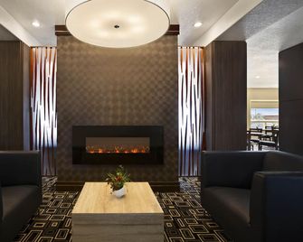 Days Inn & Suites by Wyndham Yorkton - Yorkton - Lounge