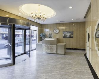 Mayfair Inn and Suites - Queens - Accueil