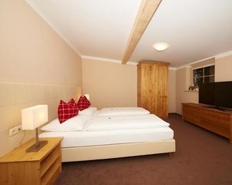 Hotel Garni Rauch - Sankt Anton am Arlberg - Bedroom