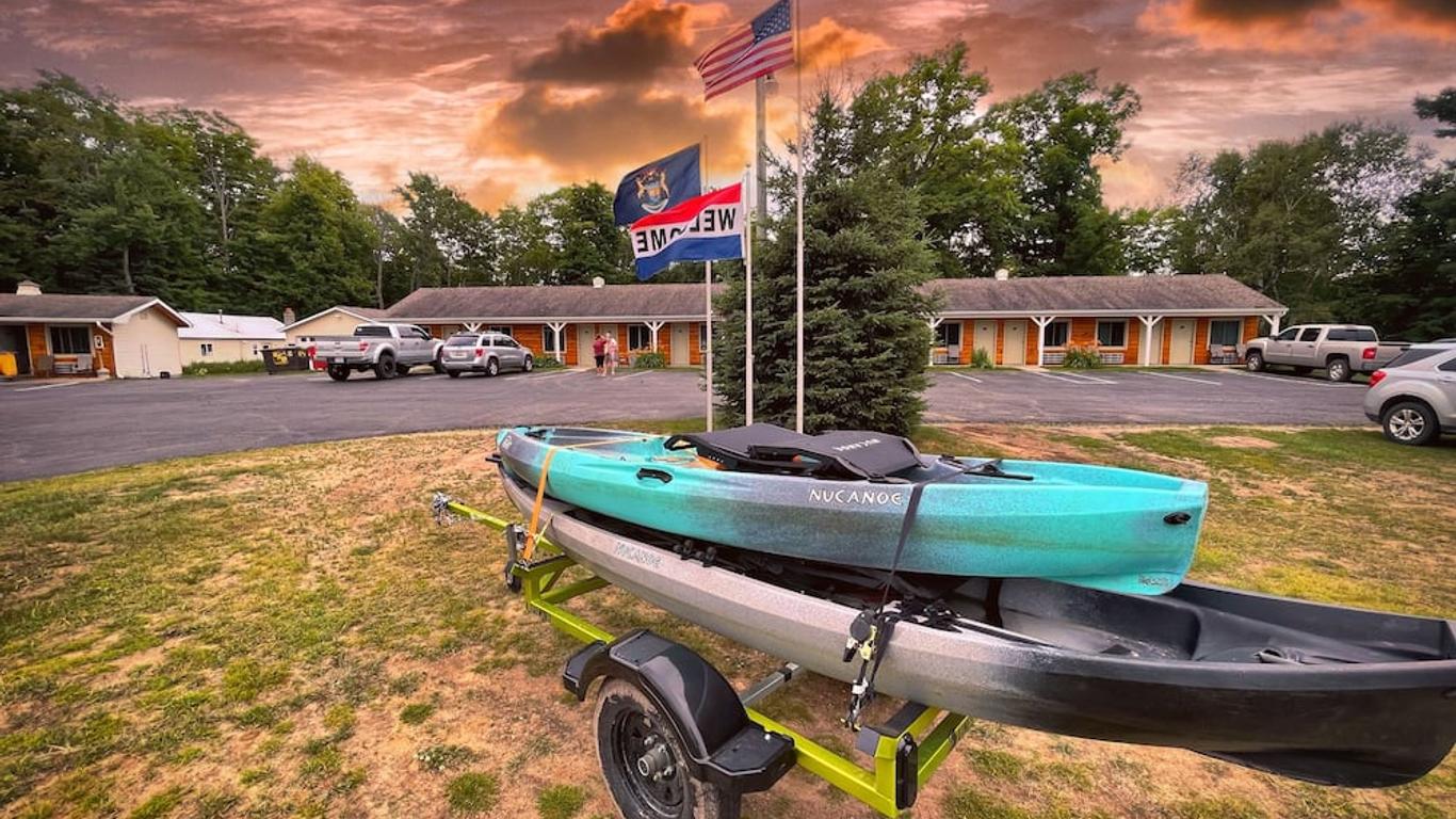 Alger Falls Motel