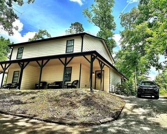 Southern Solace Cozy Retreat Near Downtown Newnan - Newnan
