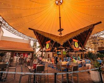 Hacienda Apartments near the beach - Oranjestad - Restaurant