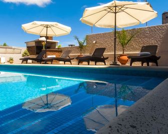 Hotel Royal - Colonia del Sacramento - Pool
