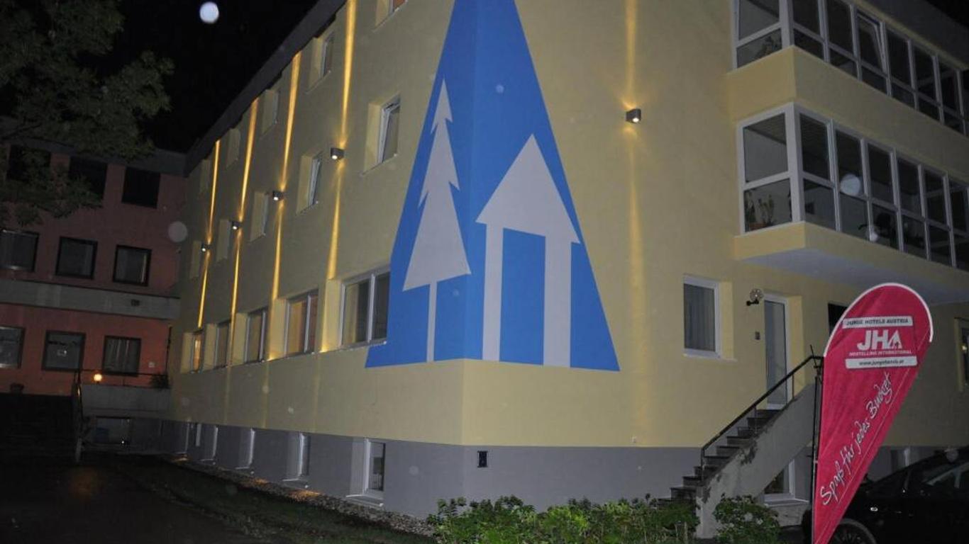 Eduard-Heinrich-Haus, Hostel