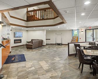 Baymont by Wyndham Greensburg - Greensburg - Lobby