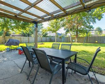 Private family home close to the beach, fishing and NAS - Pensacola Beach - Patio