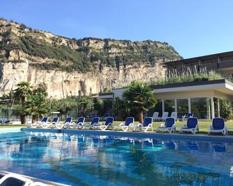 Hotel Villa Franca - Nago–Torbole - Pool