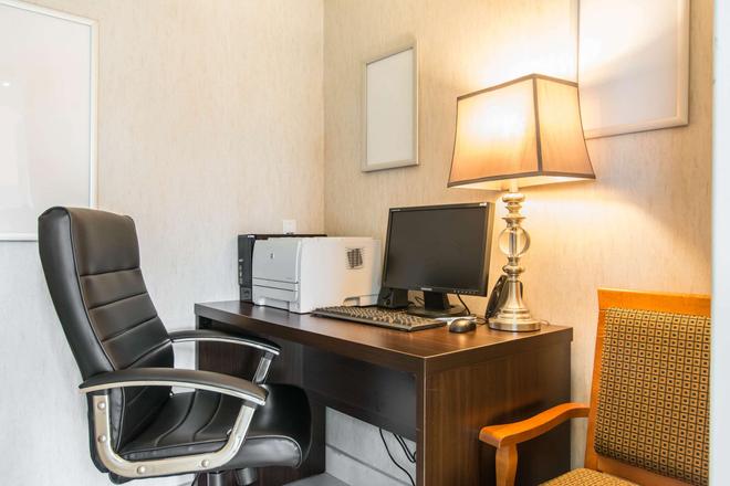Comfort Inn Trois Rivieres 87 9 0 Trois Rivieres Hotel