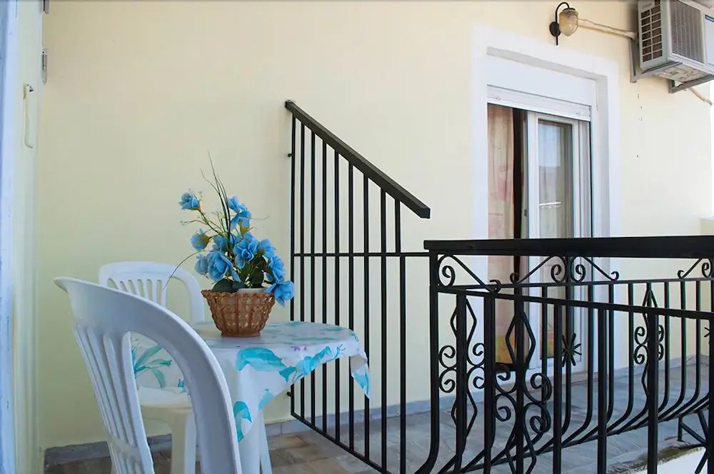 Pansion Dina - Skiathos - شرفة