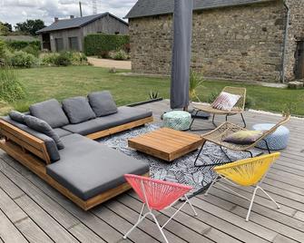Beautiful farmhouse with swimming pool between Rennes and St Malo - Combourg - Patio