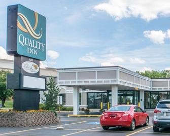 Quality Inn Geneseo - Geneseo - Edificio