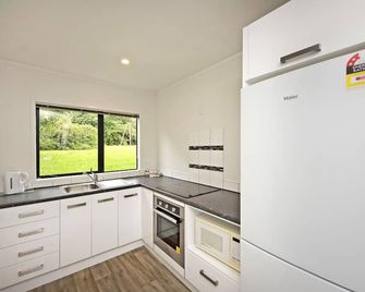 Camellia Court Motel - לוור האט - מטבח