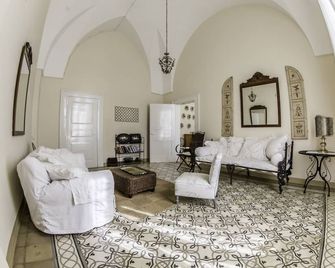 Masseria Baroni New Deluxe Junior Suites Of Magnolias - Brindisi - Wohnzimmer