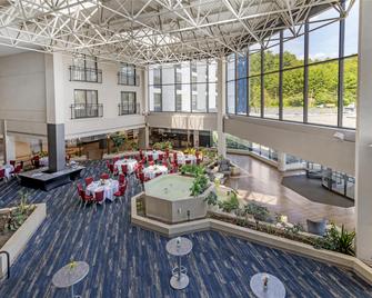 Best Western Royal Plaza Hotel & Trade Center - Marlborough - Lobby