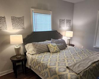 Cozy cottage newly rotavated 25 minutes from DeGray Lake - Arkadelphia - Bedroom