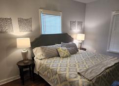 Cozy cottage newly rotavated 25 minutes from DeGray Lake - Arkadelphia - Bedroom