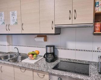 Peregrina Pension 1 - O Pedrouzo - Kitchen