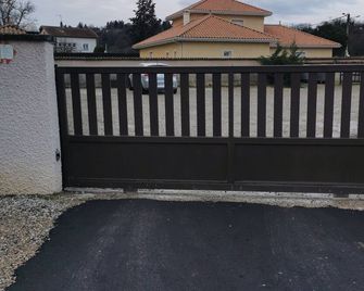 Auberge de l'Europe - Saint-Quentin-Fallavier - Außenansicht