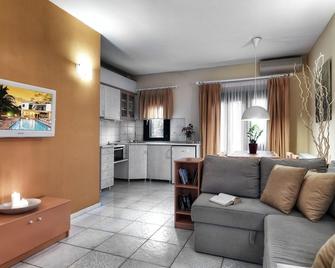 Elia Apartments - Afytos - Sala de estar