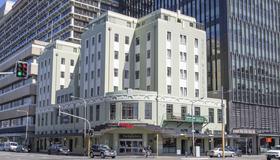 Hotel Waterloo & Backpackers - Wellington - Toà nhà