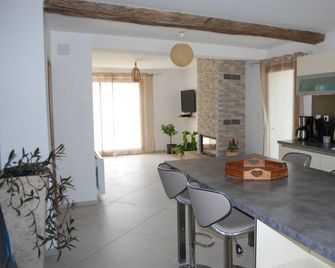 La ferme de Coron - Belley - Eetruimte