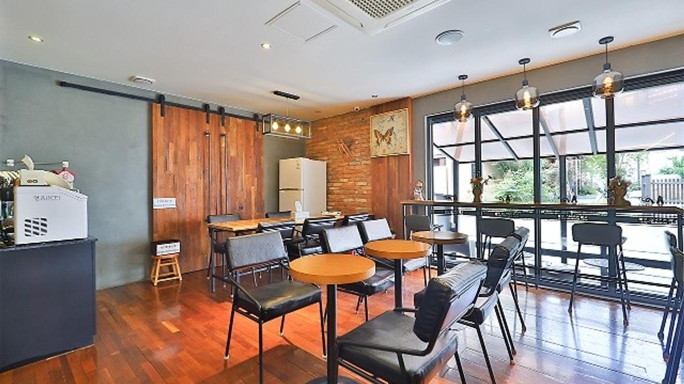 Noel Business Hotel