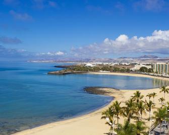 Plus Fariones Habitat - Arrecife - Beach