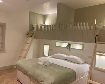 Walsh's Hotel and Apartments - Maghera - Bedroom