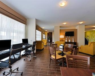 Sleep Inn & Suites Gulfport - Gulfport - Ruang makan