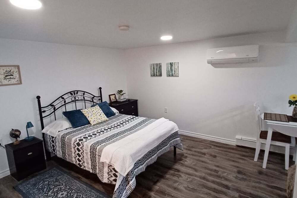 Come for work or pleasure! This safe, quiet unit is centrally located! - Bridgewater - Schlafzimmer