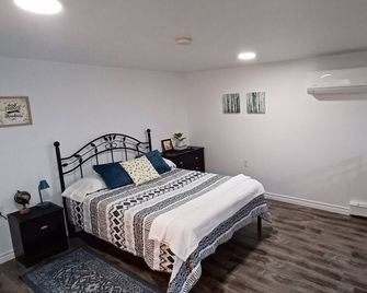 Come for work or pleasure! This safe, quiet unit is centrally located! - Bridgewater - Schlafzimmer
