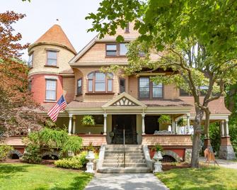 Saratoga Dreams Bed And Breakfast - Saratoga Springs