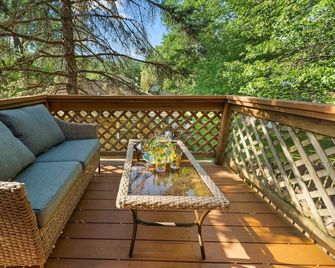Balcony/Patio/ Fenced Yard/ Attached Garage/near Beach, Park /close to Chicago - Chesterton - Balkón
