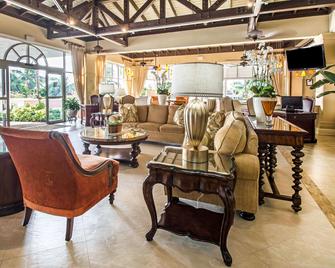 Comfort Suites Paradise Island - Nassau - Area lounge