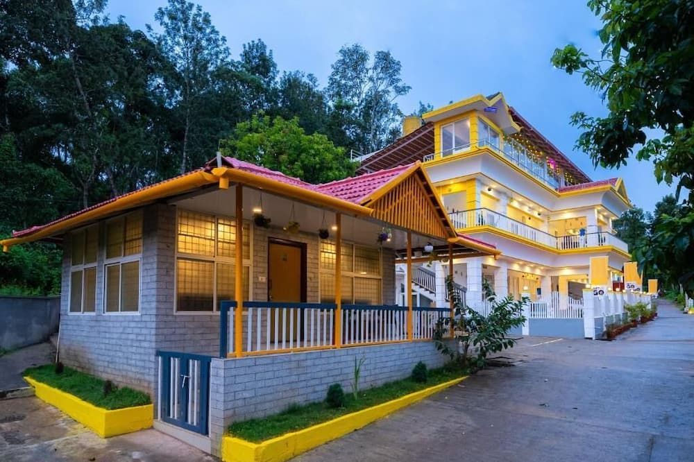 ذا هوستيلر كورج، ماديكيري - ماديخيري - مبنى