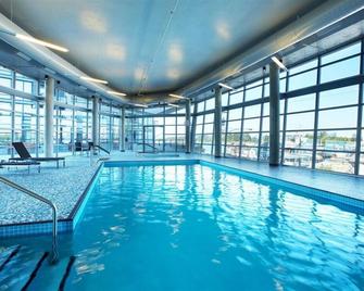 더 웨스틴 월 센터 밴쿠버 에어포트 - 리치몬드 - 수영장
