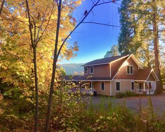 Meadow House near Crater Lake South entrance, upper Rogue River, 100 acre trails - Prospect - Edificio