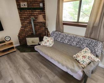 Ideal location - Walk to Settler's Green Shops, Restaurants Pets OK. - Conway - Wohnzimmer