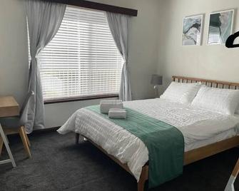 Beach Retreat - Henley Beach South - Bedroom
