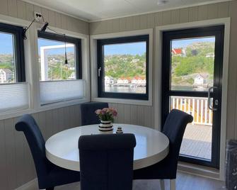 Holiday Home Bømlo - Bømlo - Comedor