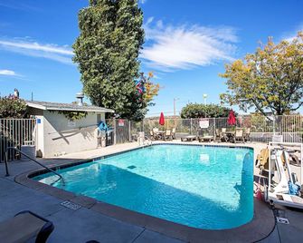 Motel 6 Prescott - Prescott - Pool