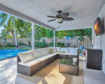 Boca Beauty - Stylish Home with Pool home - Boca de Ratones - Sala de estar