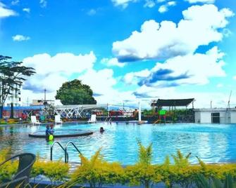 Apartahotel cerca al parque del café - Montenegro - Pool