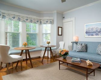 Brass Lantern Inn - Nantucket - Stue