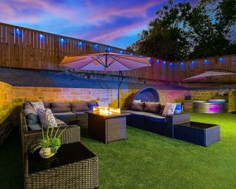 7 min Dtown | Arcade | Hot Tub | Pool | - Dallas - Patio