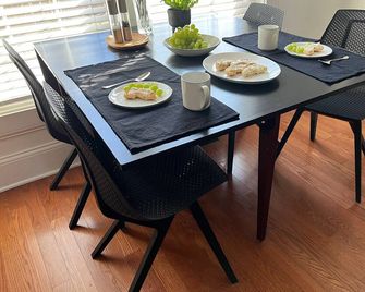 3-suite cottage spa (aaaah!) house—amenities galore, in historic Madison Indiana - Madison - Jídelna